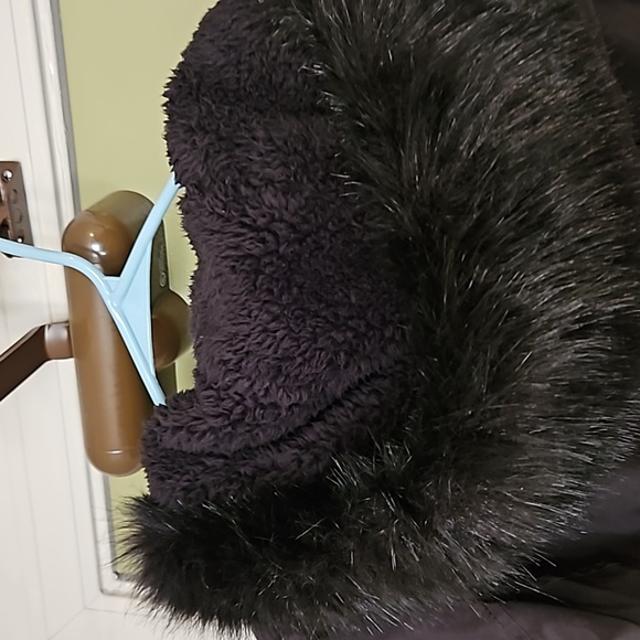 Avenue Winter Coat - Picture 5 of 6